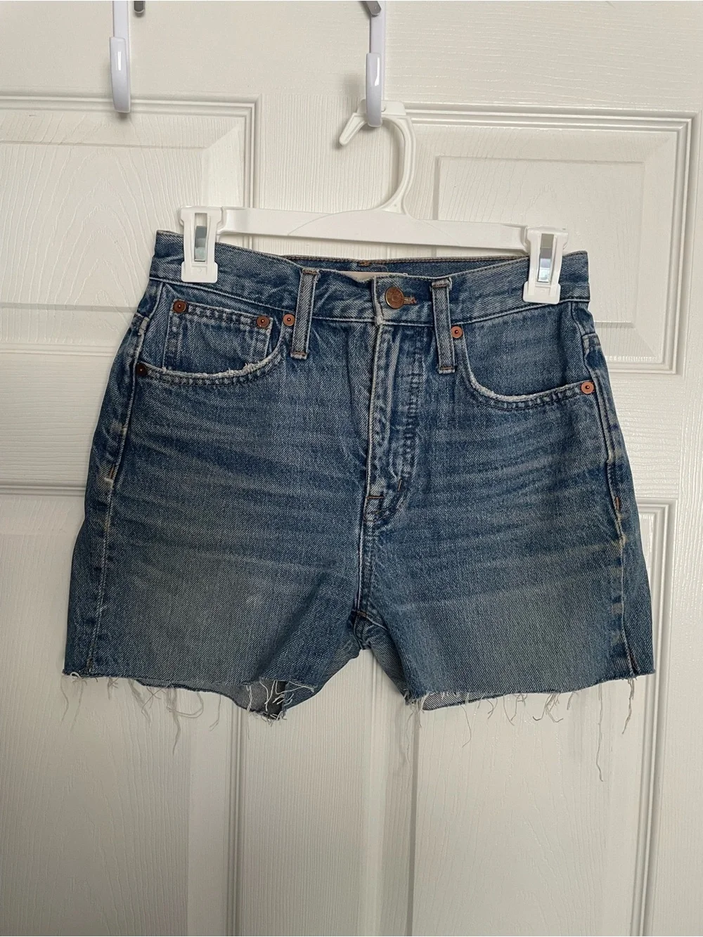 Madewell Women’s size 24 Classic Straight Jean Denim Cutoff Shorts - Blue